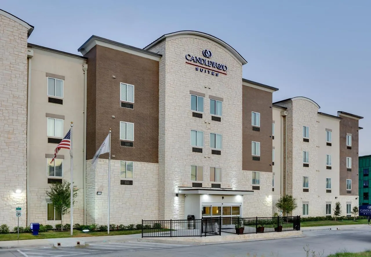 Staying Near Webb Chapel Park Site: 9 Business Hotels Compared