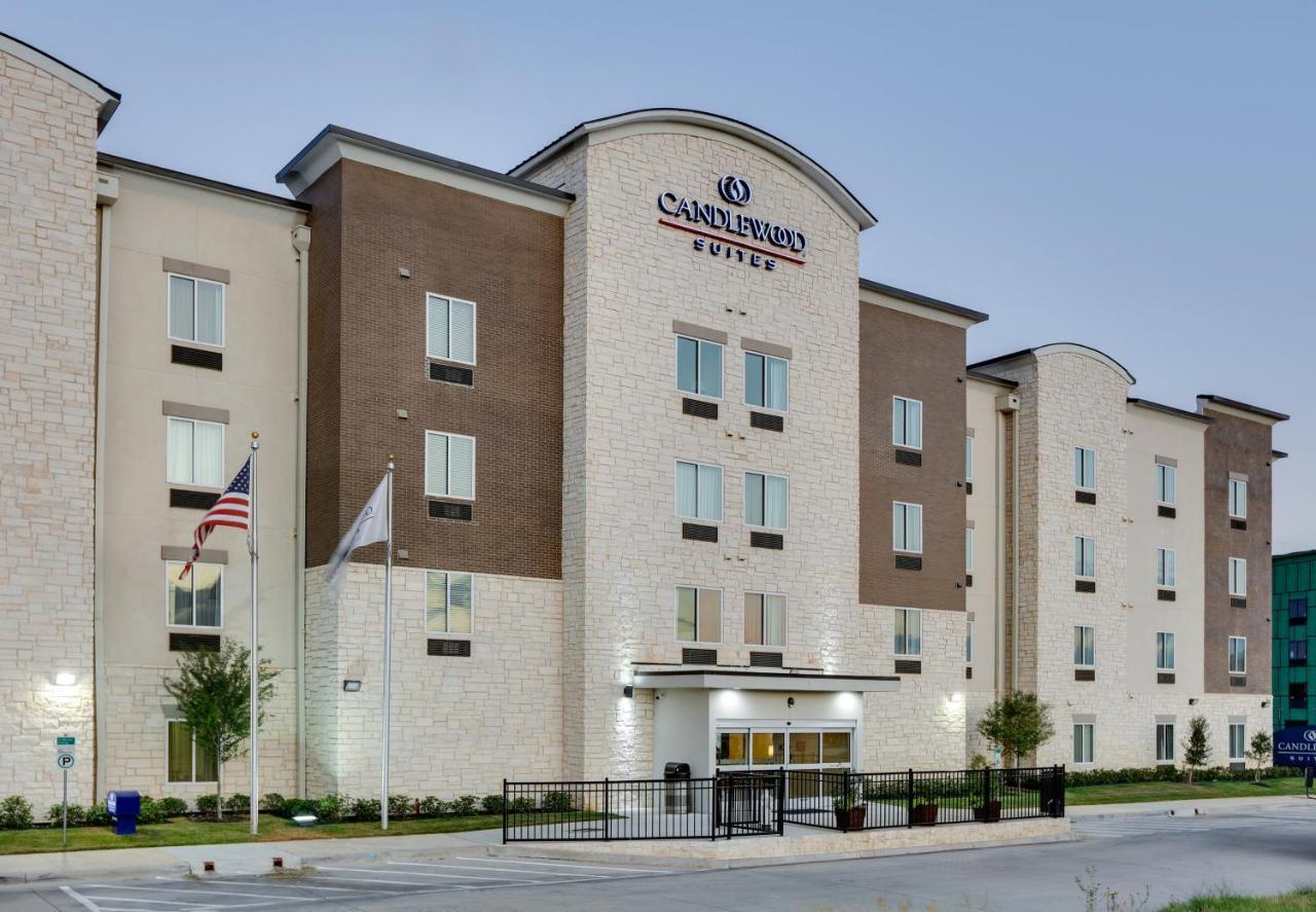 Staying Near Webb Chapel Park Site: 9 Business Hotels Compared