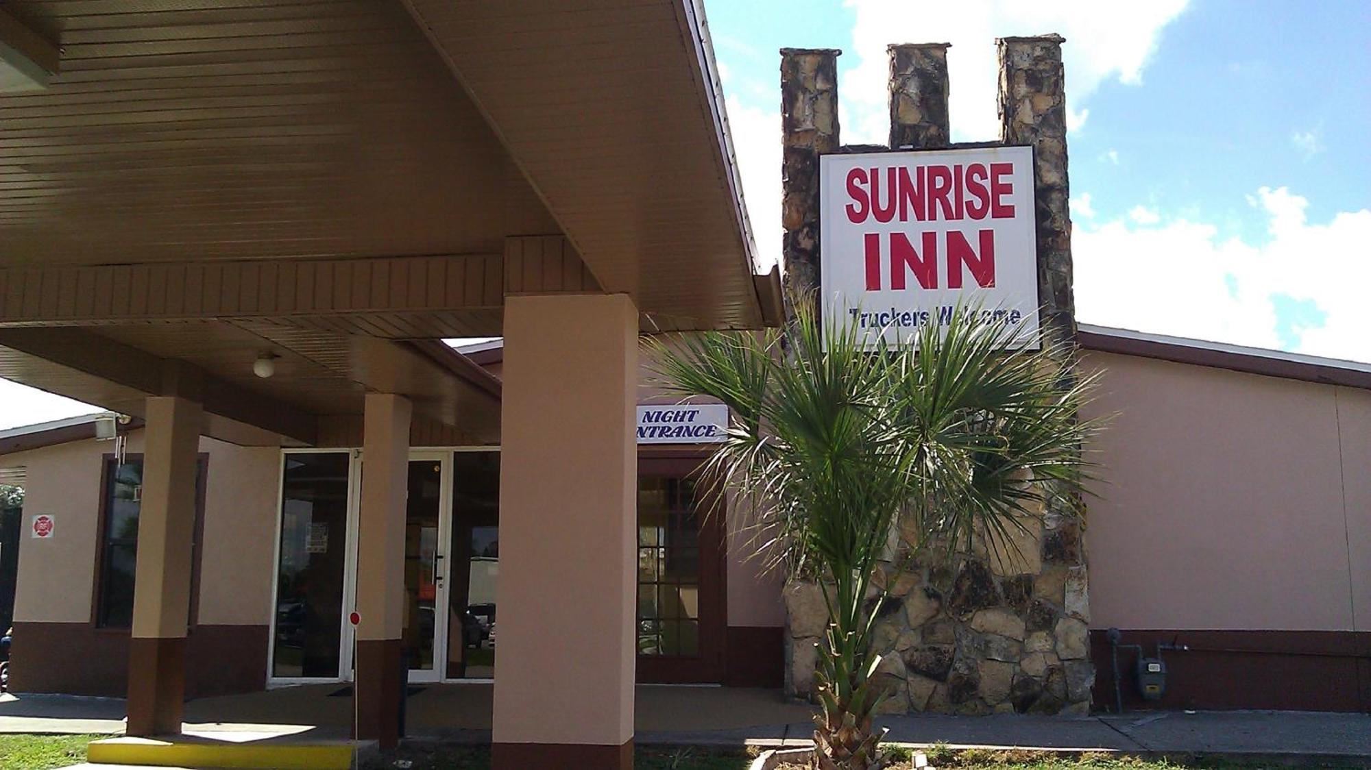 Where to Stay Near DeSoto Square Mall: 4 Best Budget Hotels