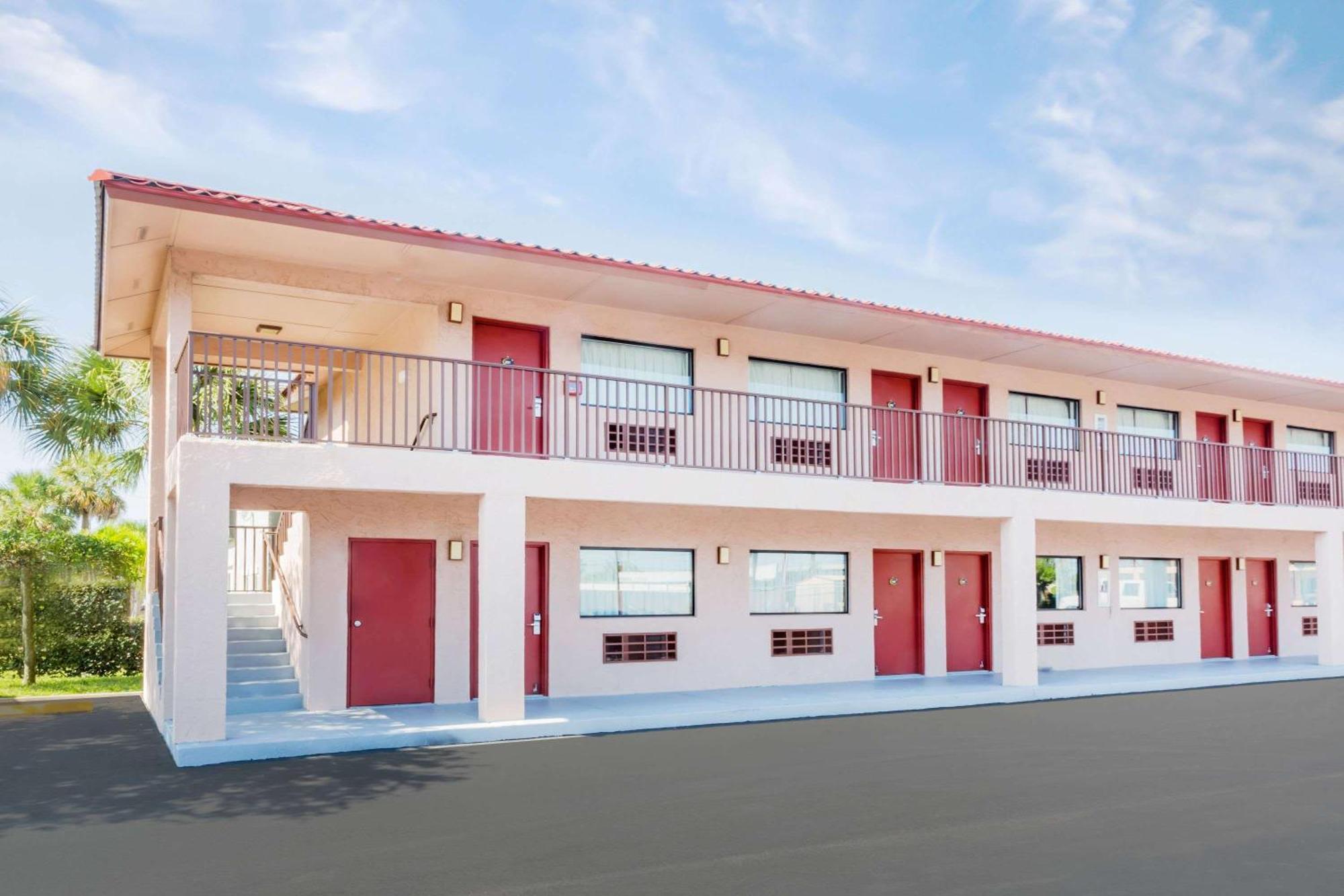 7 Top-Rated Budget Hotels in Treasure Coast, Florida